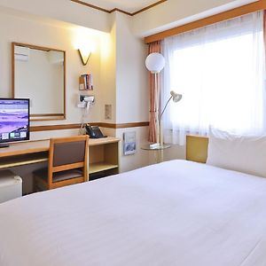Zimmer mit Kingsize-Bett